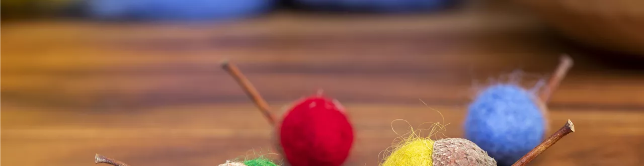 Bunte Filzeicheln – Herbstdeko mal anders