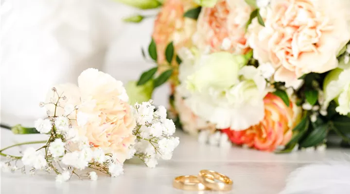 Blumen zur Hochzeit – ideales Geschenk oder doch eher überflüssig?